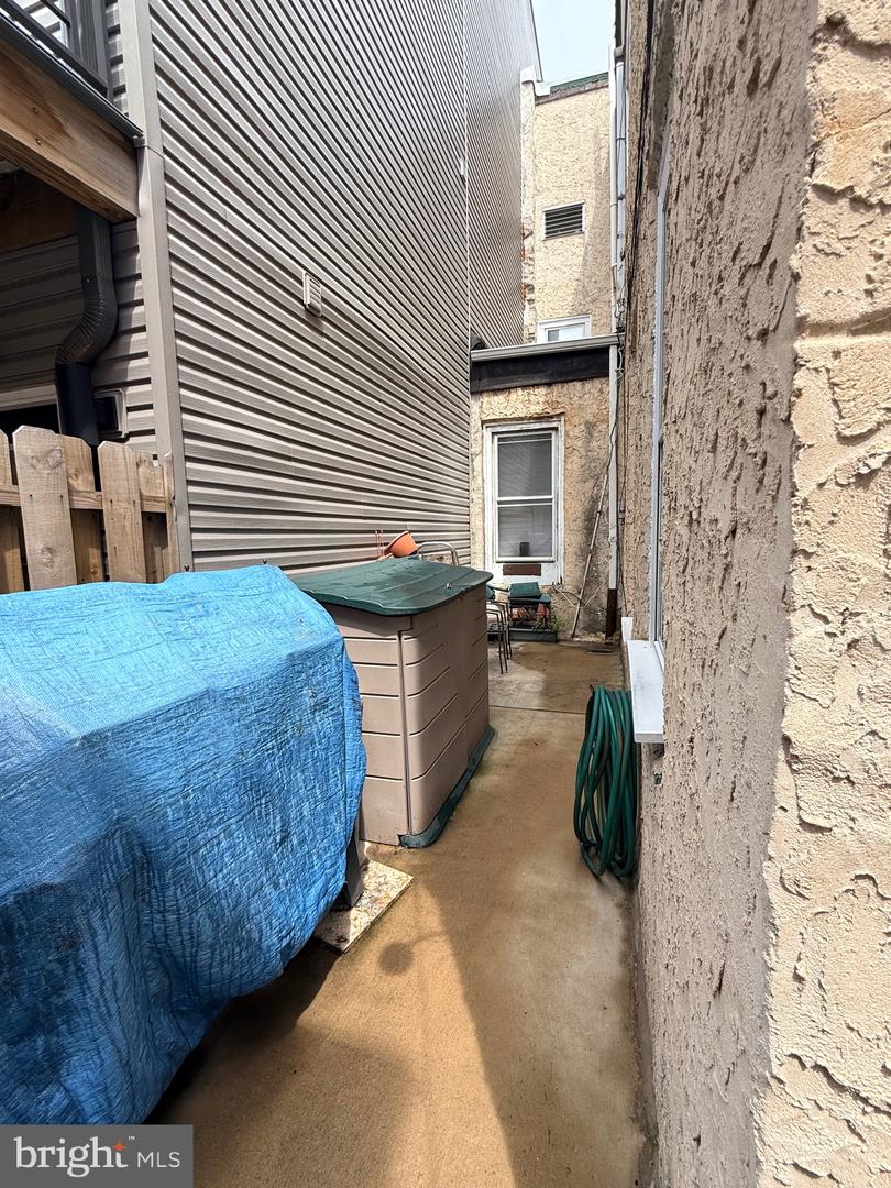 324 E Girard Ave Property Photo 11
