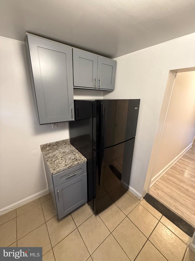 2040 N Darien St Property Photo 10