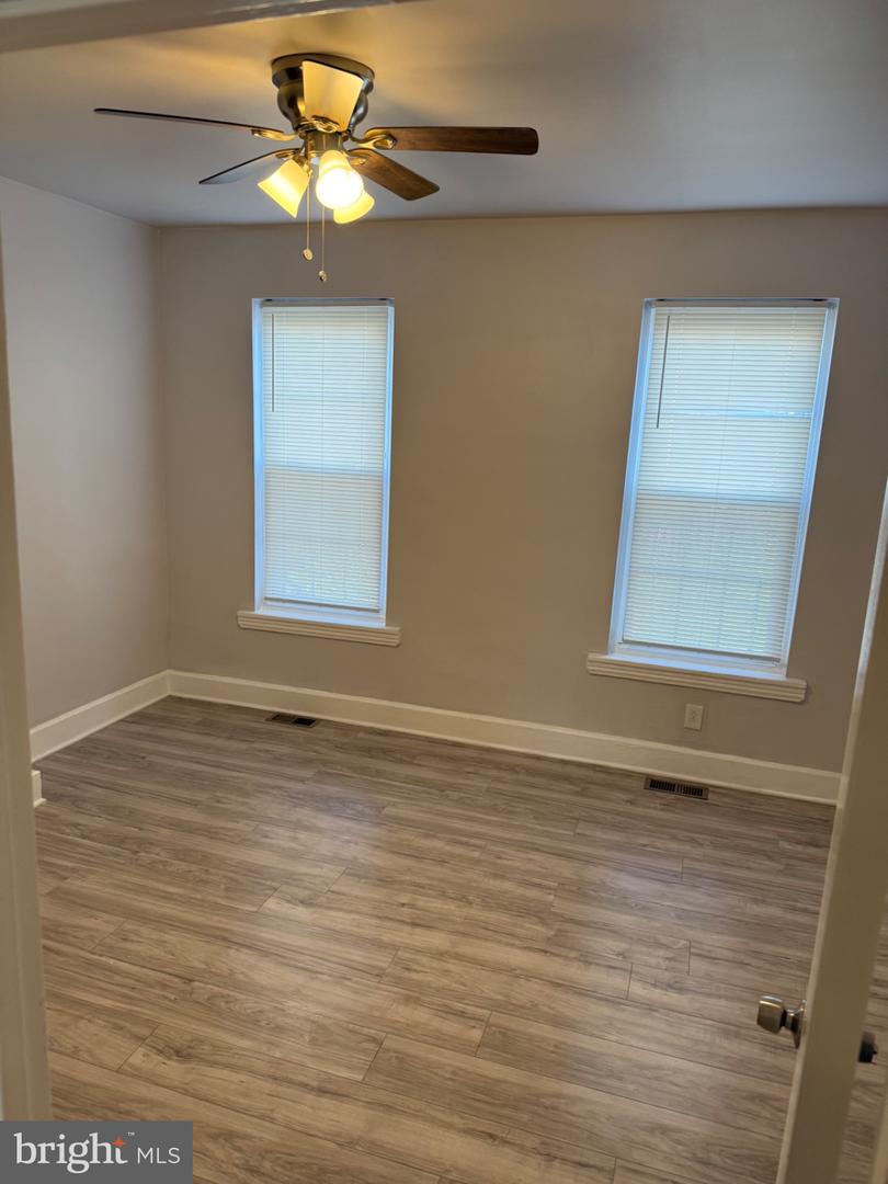 2040 N Darien St Property Photo 18