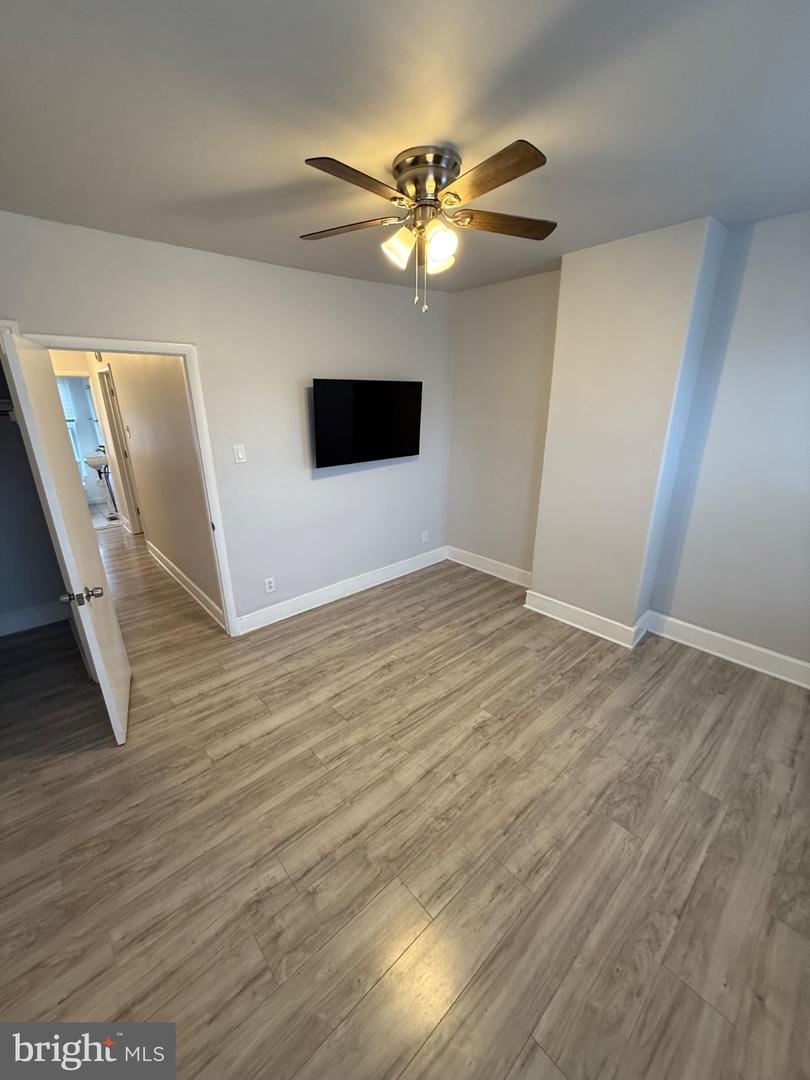 2040 N Darien St Property Photo 19