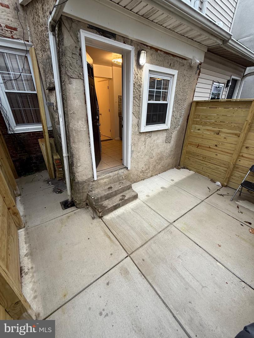 2040 N Darien St Property Photo 29