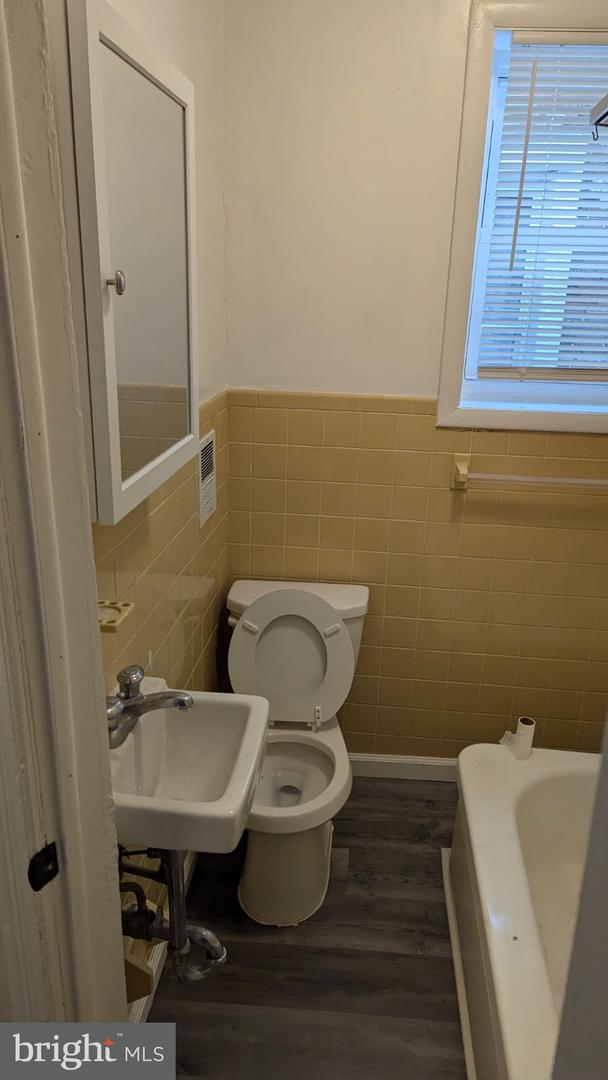 1538 S Dover St Property Photo 10