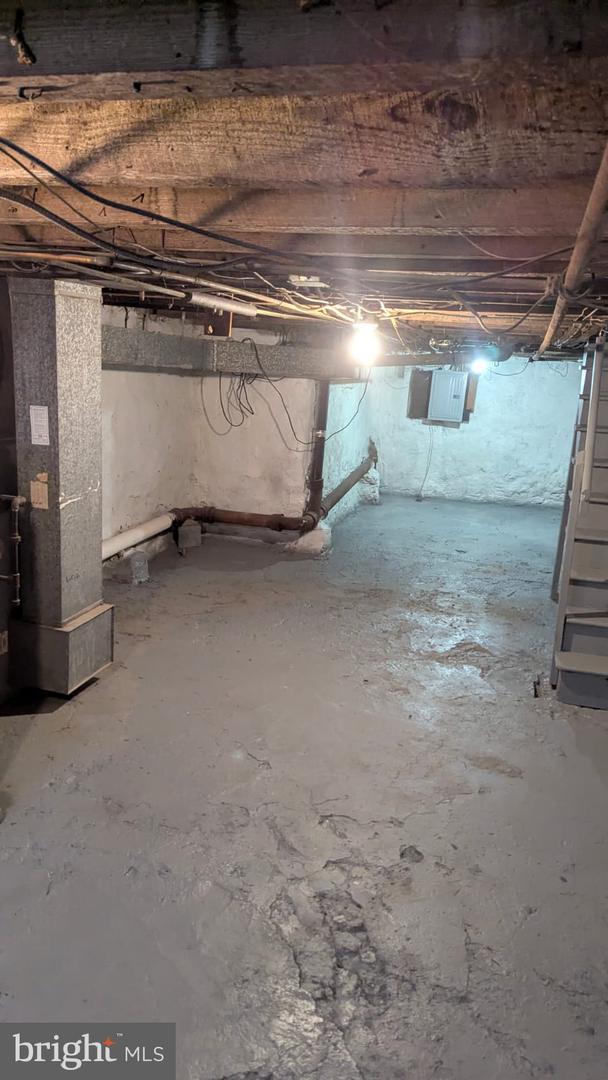 1538 S Dover St Property Photo 16
