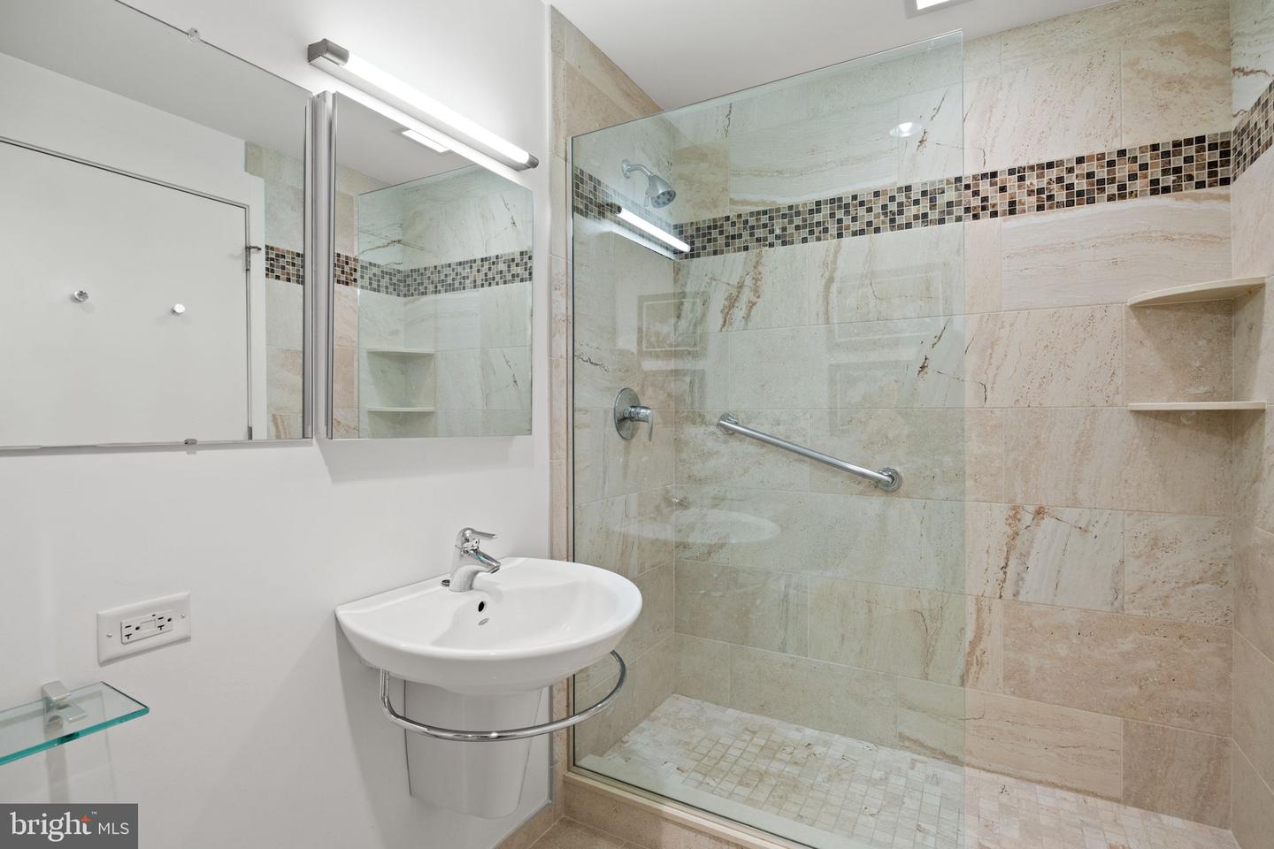 319 Vine St #307 Property Photo 12