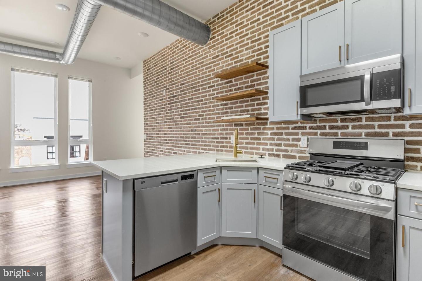 2401 Frankford Ave #4b Property Photo 3