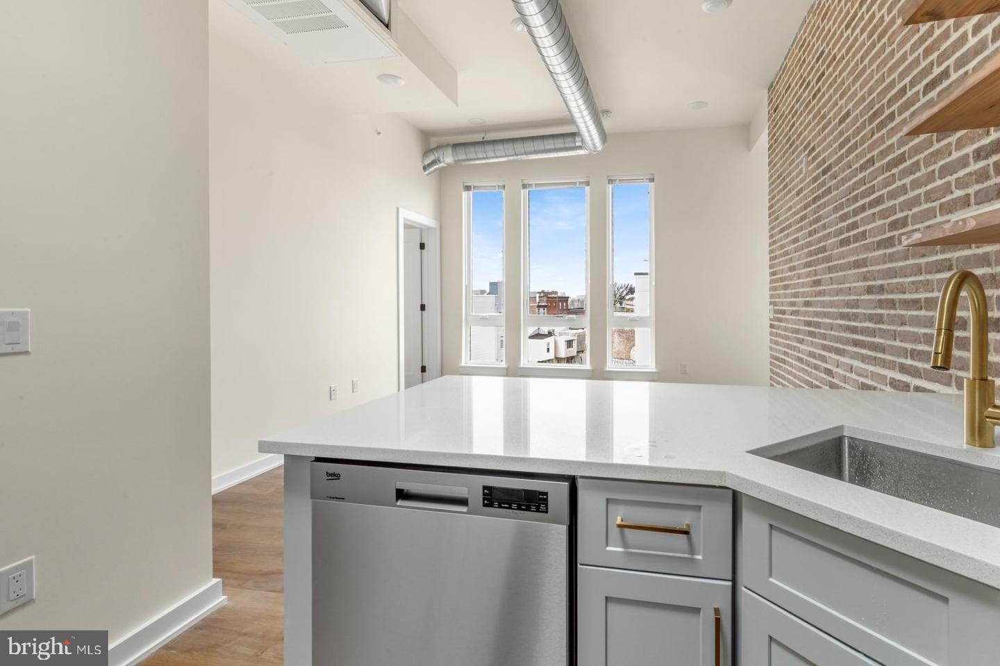2401 Frankford Ave #4b Property Photo 8