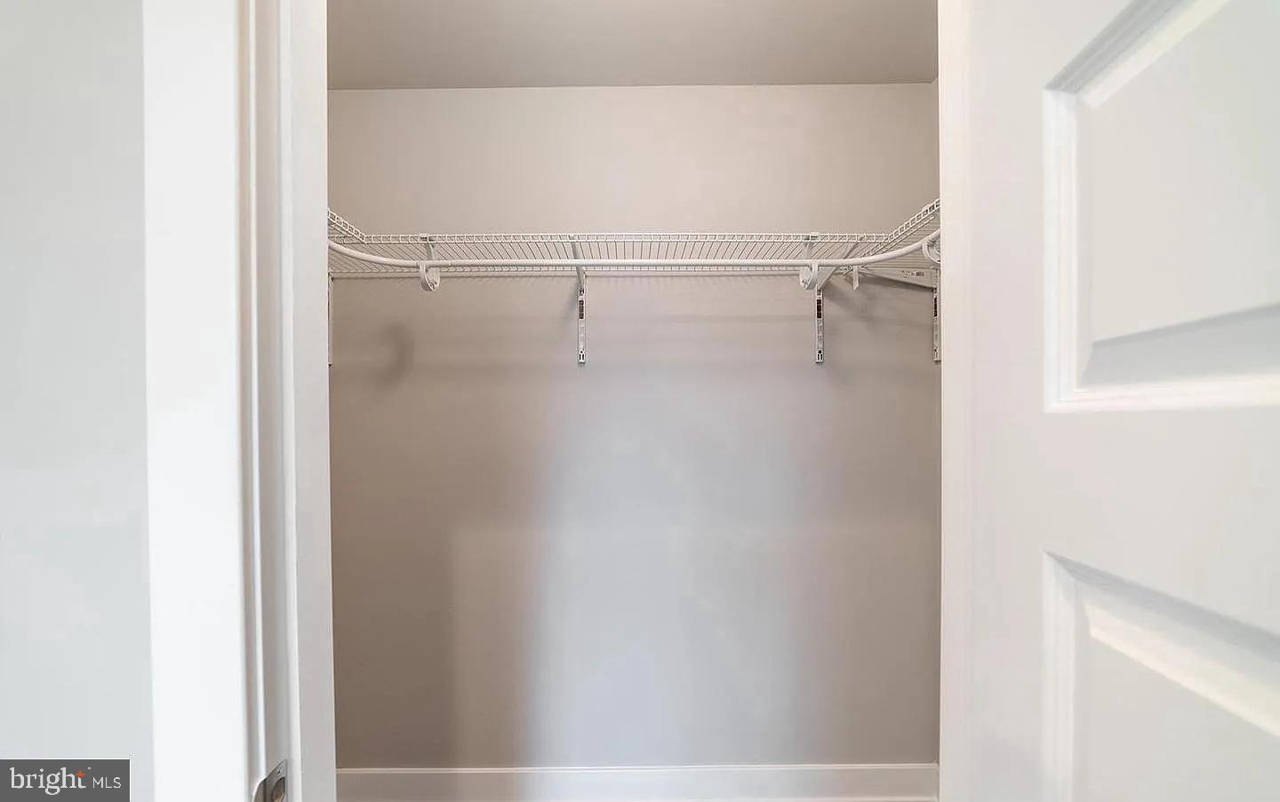 1524 W Stiles St #1 Property Photo 3