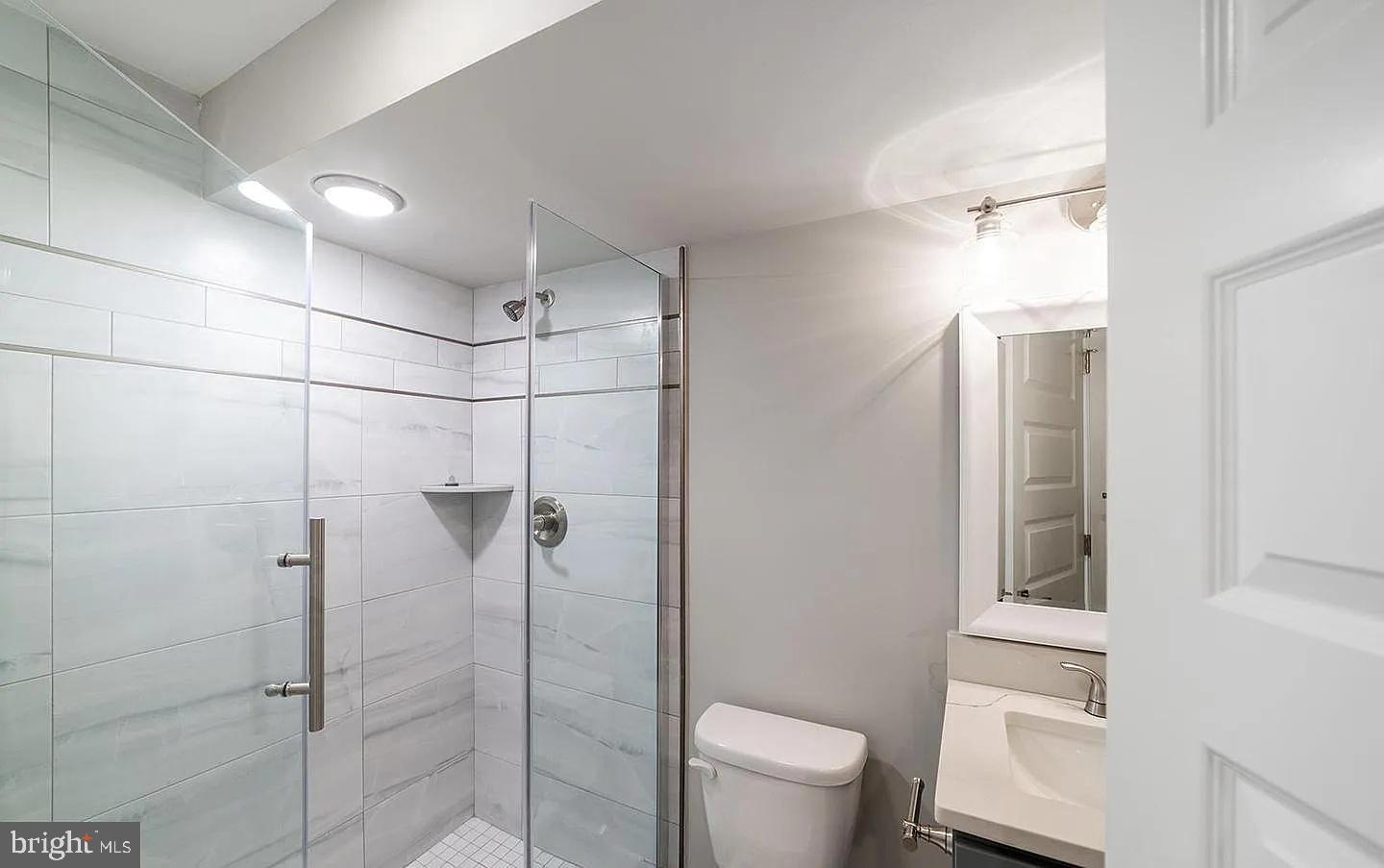 1524 W Stiles St #1 Property Photo 6