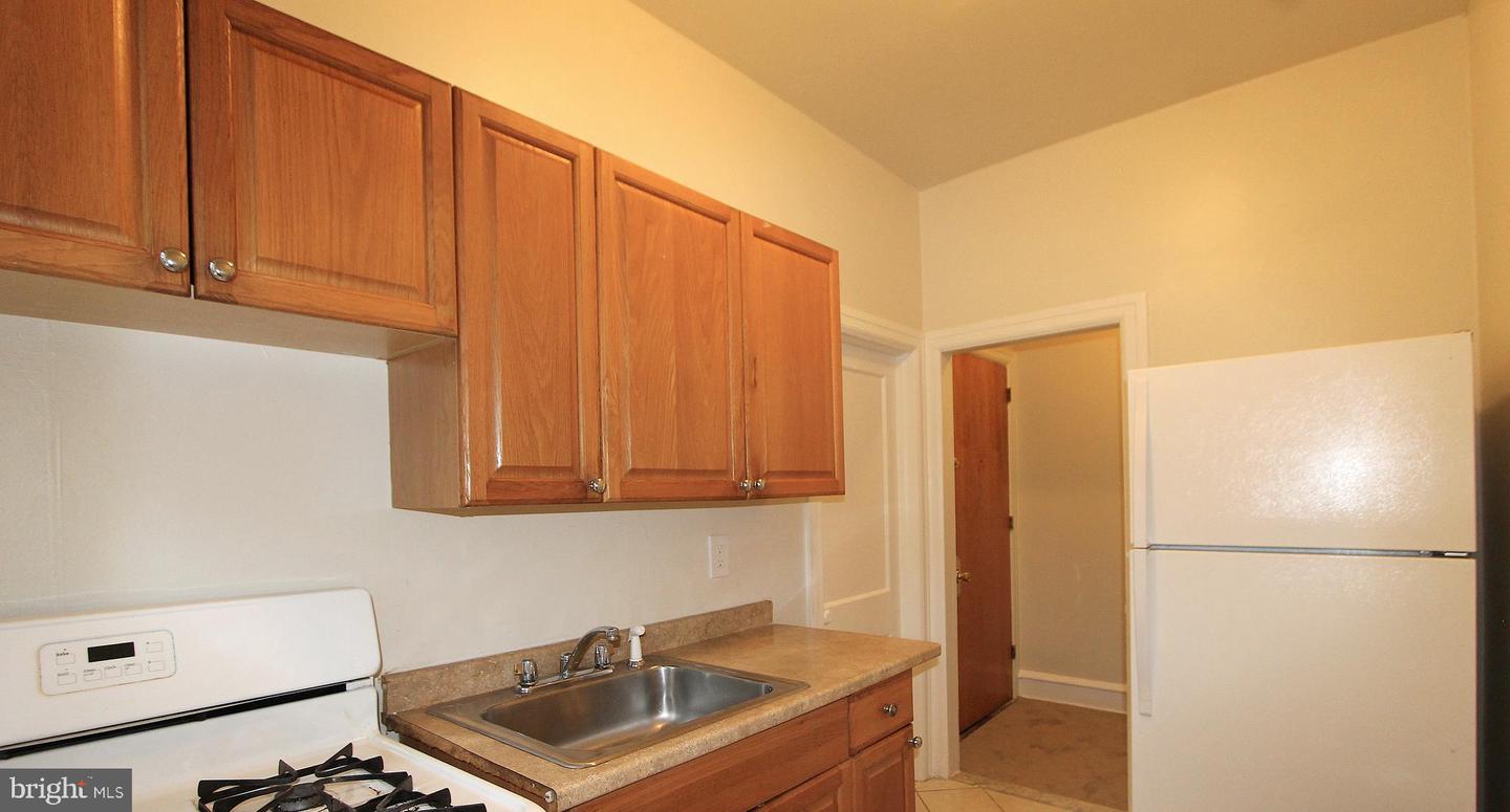 13-15 E Upsal St #b5 Property Photo 8