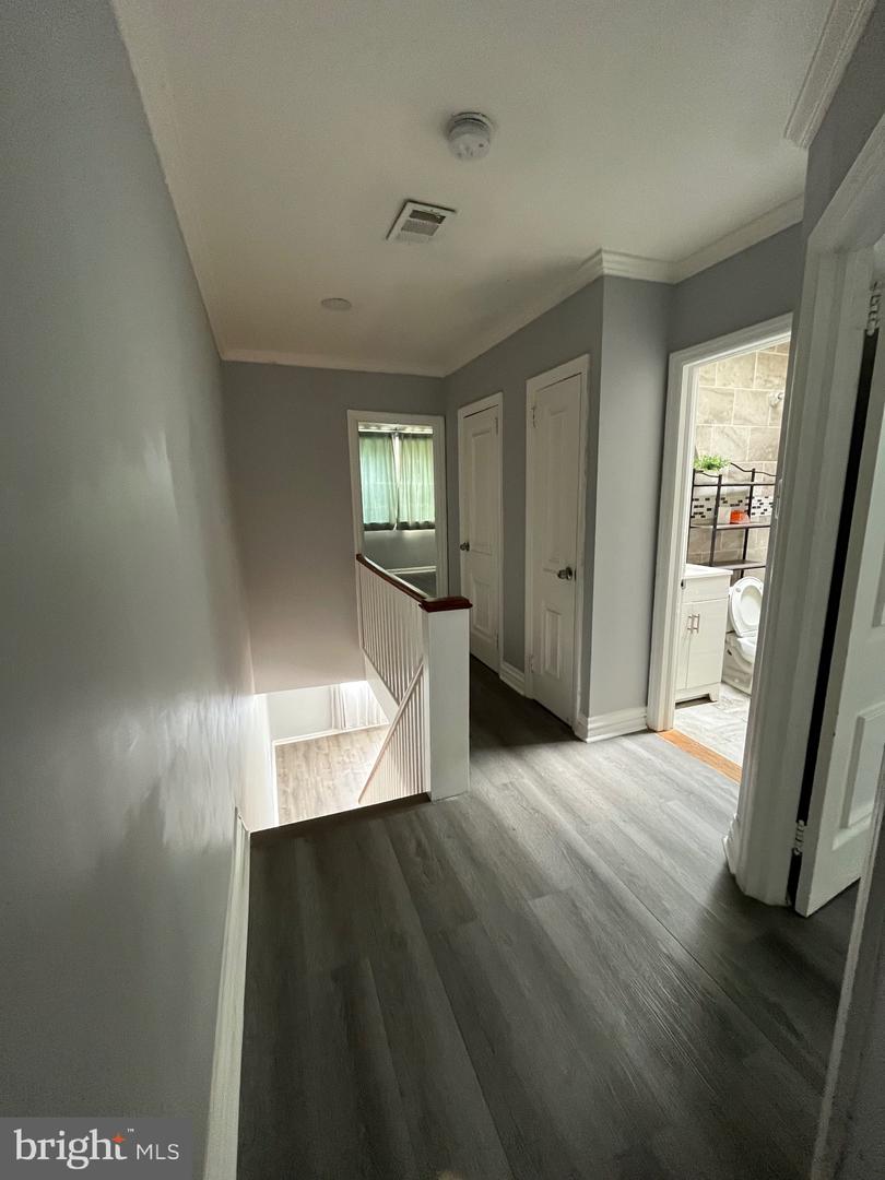 850 Longshore Ave Property Photo 14