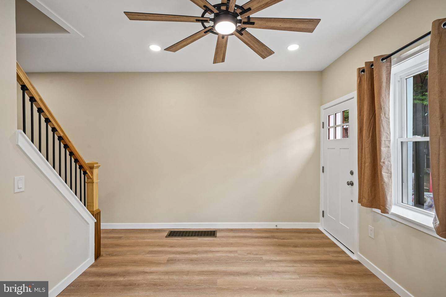 848 N Uber St Property Photo 3