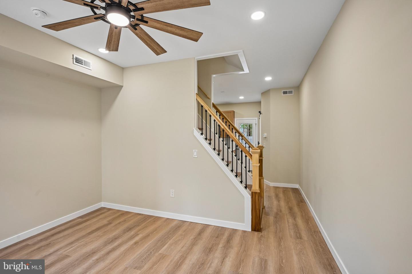 848 N Uber St Property Photo 4