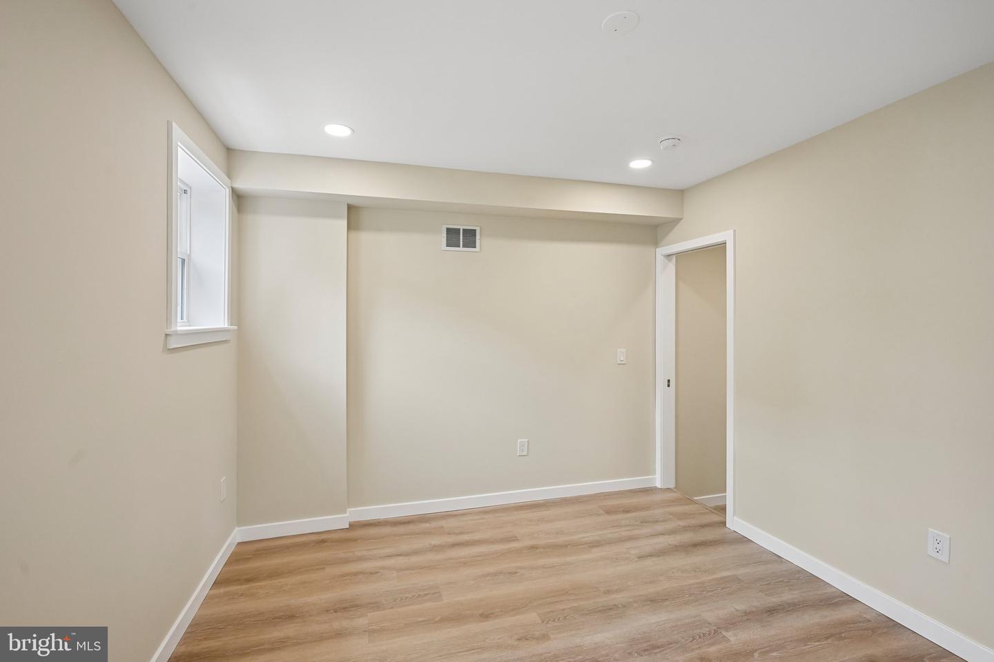 848 N Uber St Property Photo 11