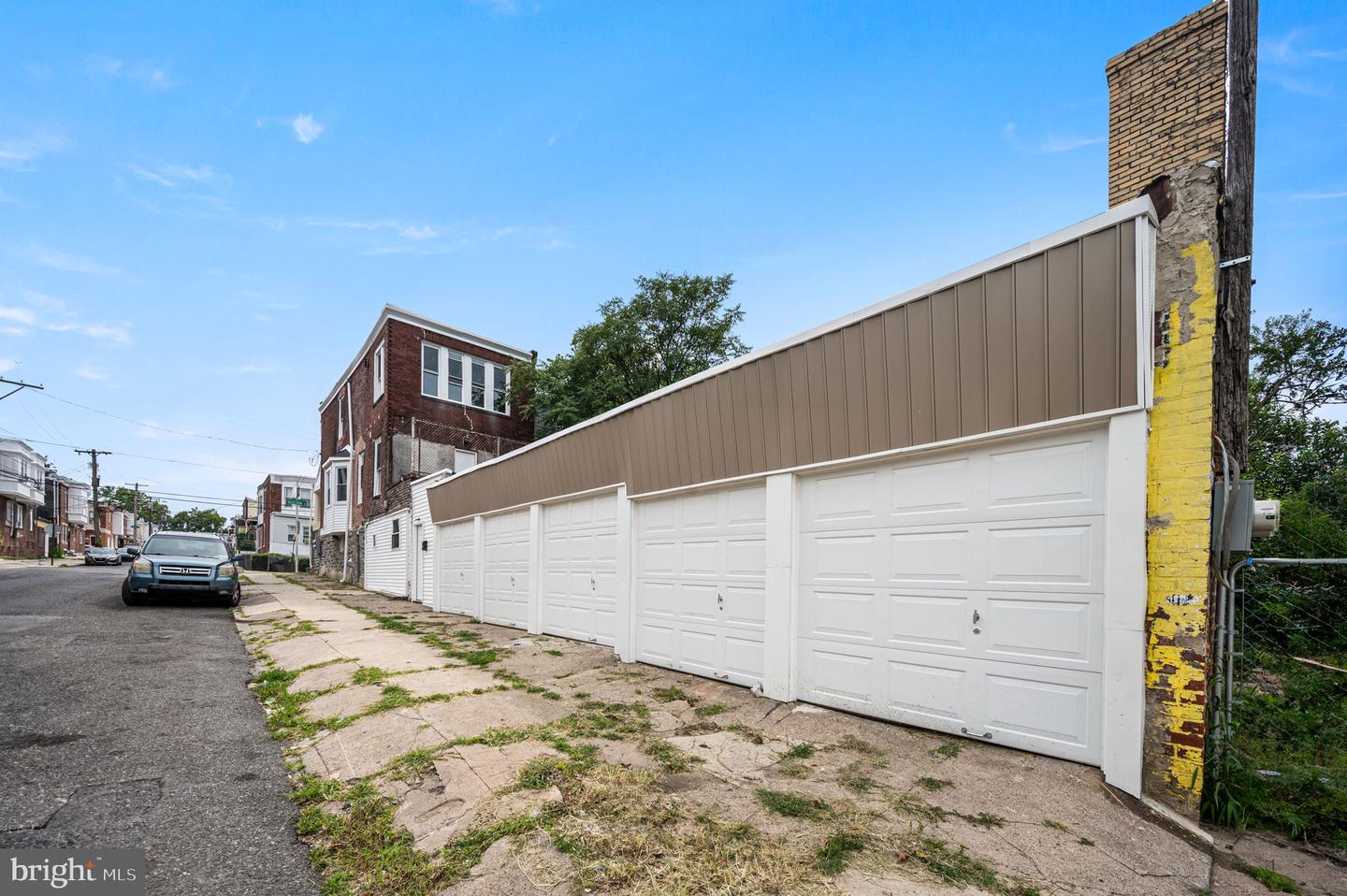 301 W Ruscomb St Property Photo 1