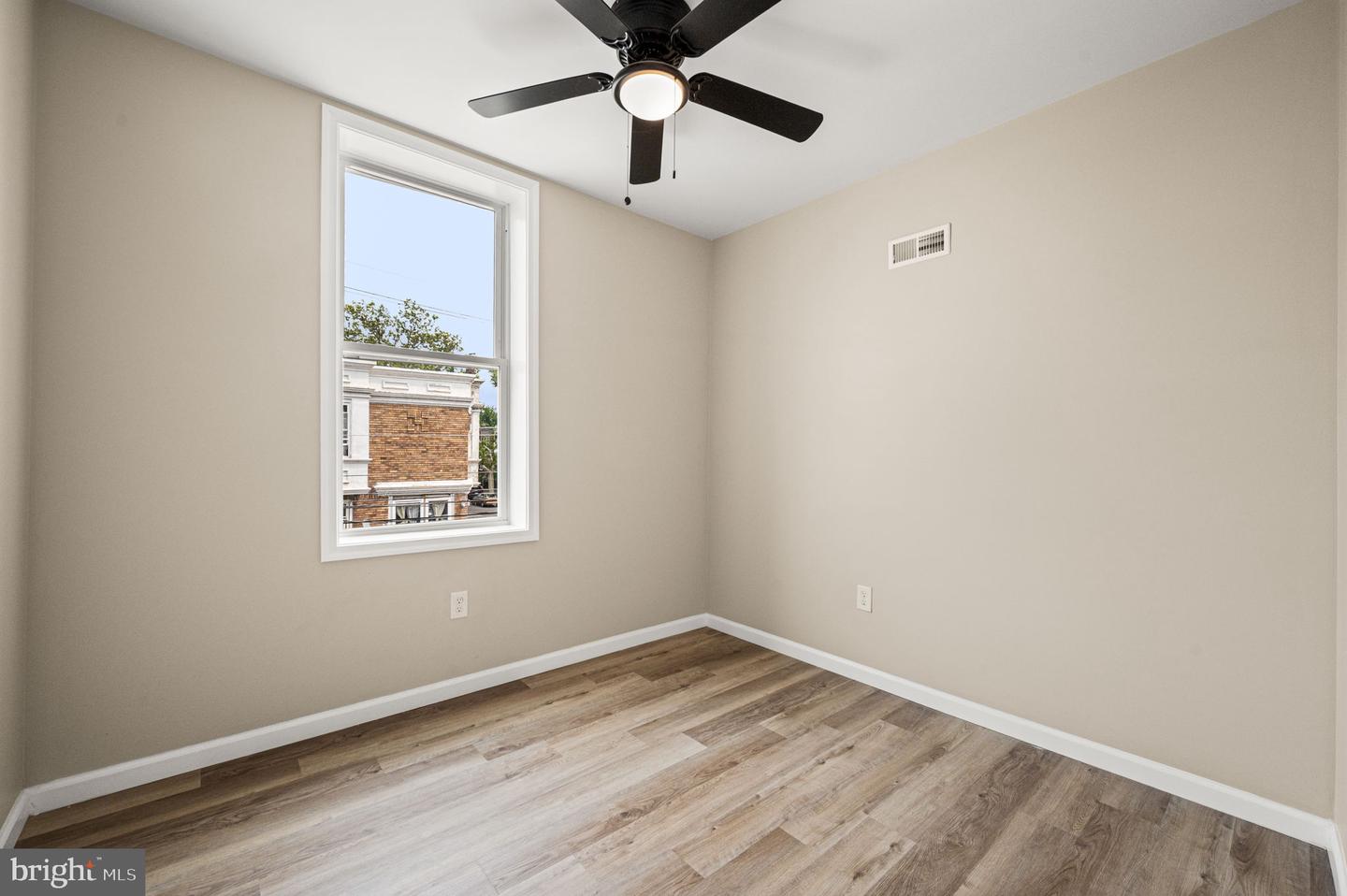 301 W Ruscomb St Property Photo 13