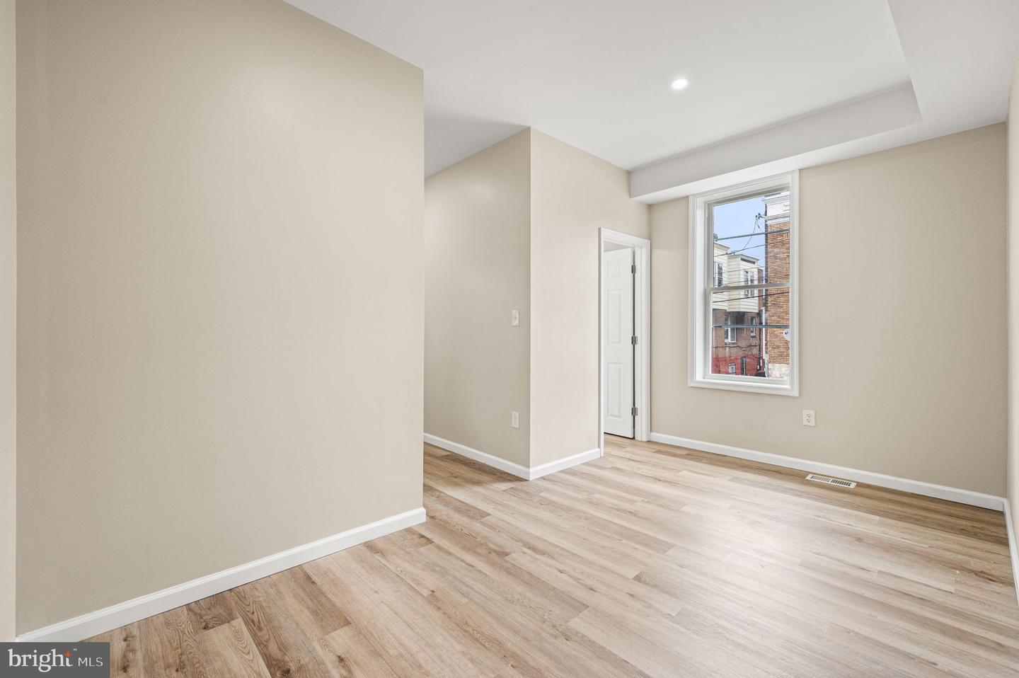 301 W Ruscomb St Property Photo 20