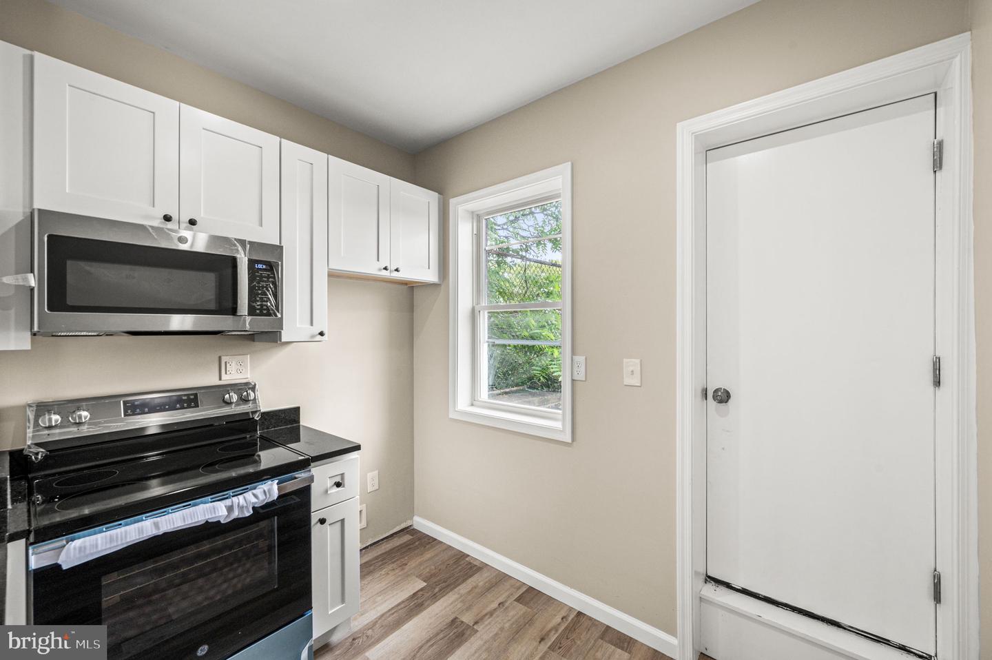 301 W Ruscomb St Property Photo 25