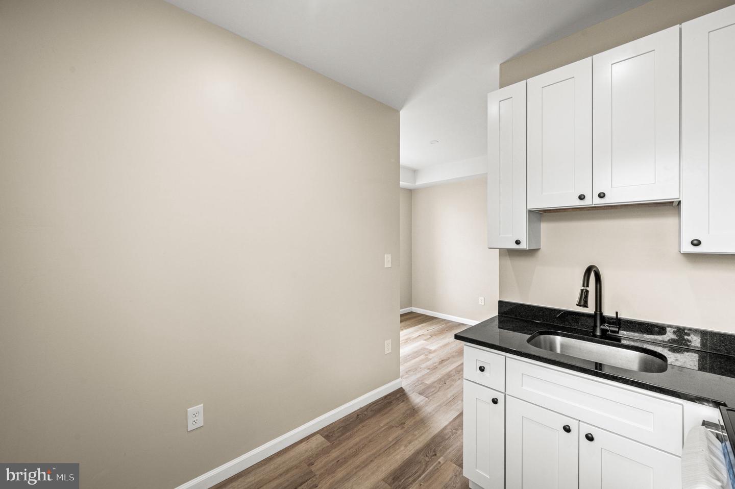 301 W Ruscomb St Property Photo 26