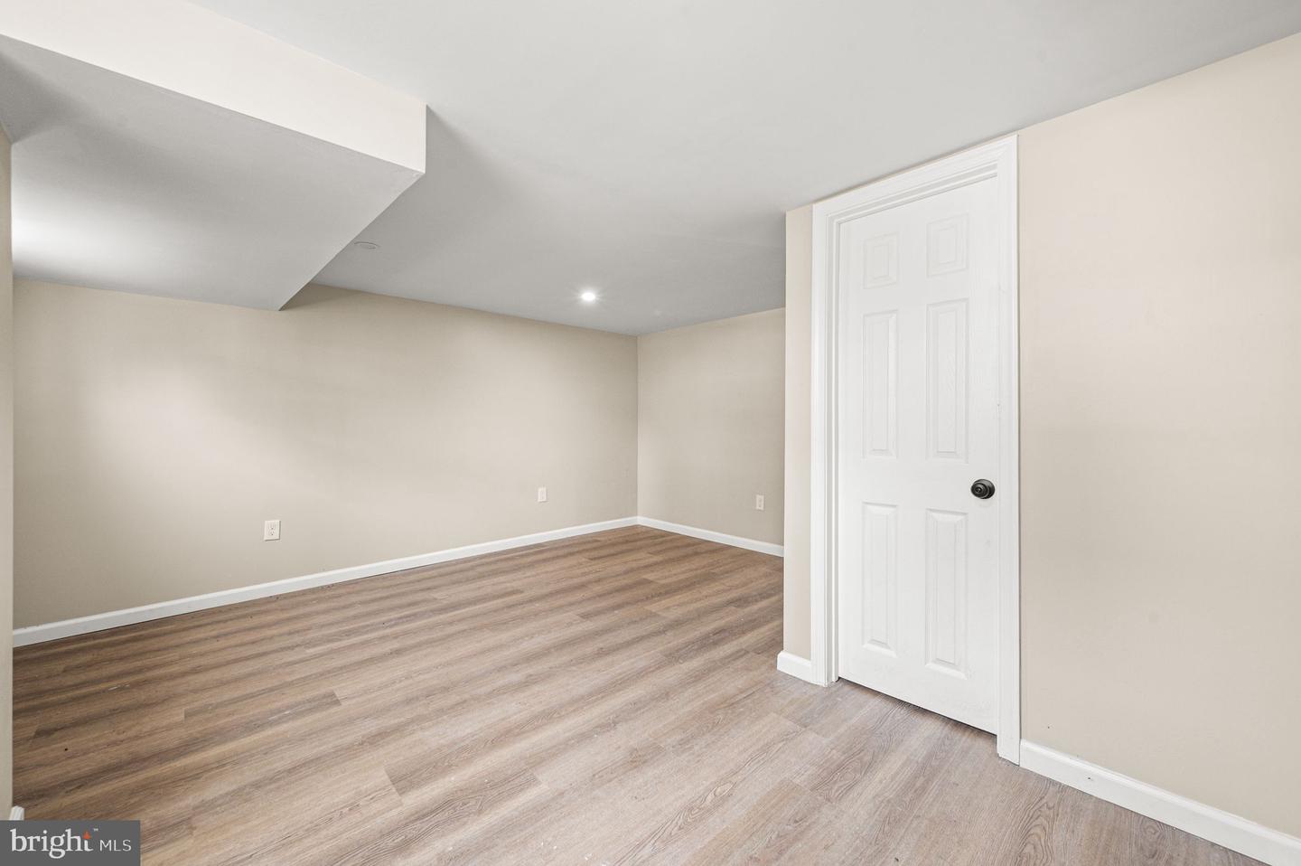 301 W Ruscomb St Property Photo 29