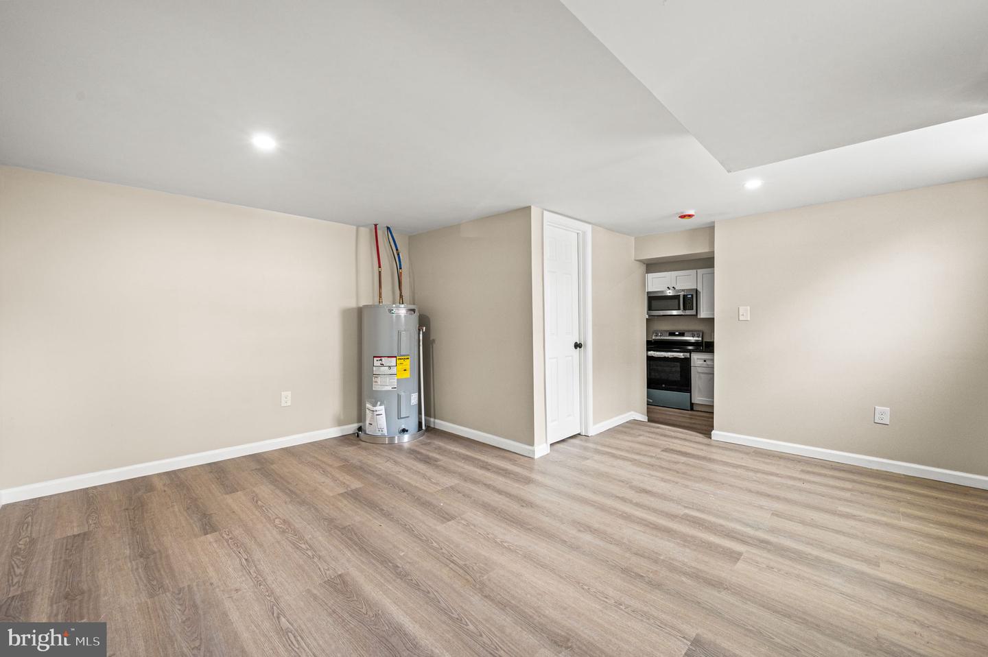 301 W Ruscomb St Property Photo 31