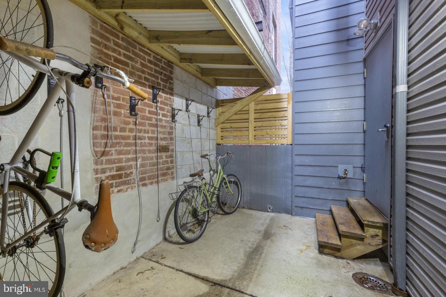1935 E Hazzard St #301 Property Photo 11