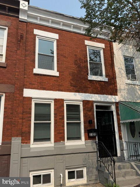 2322 N LAMBERT ST Property Photo 1