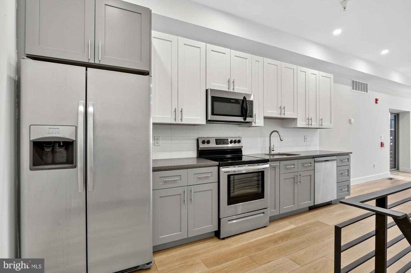 1702 Point Breeze Ave #c Property Photo 1