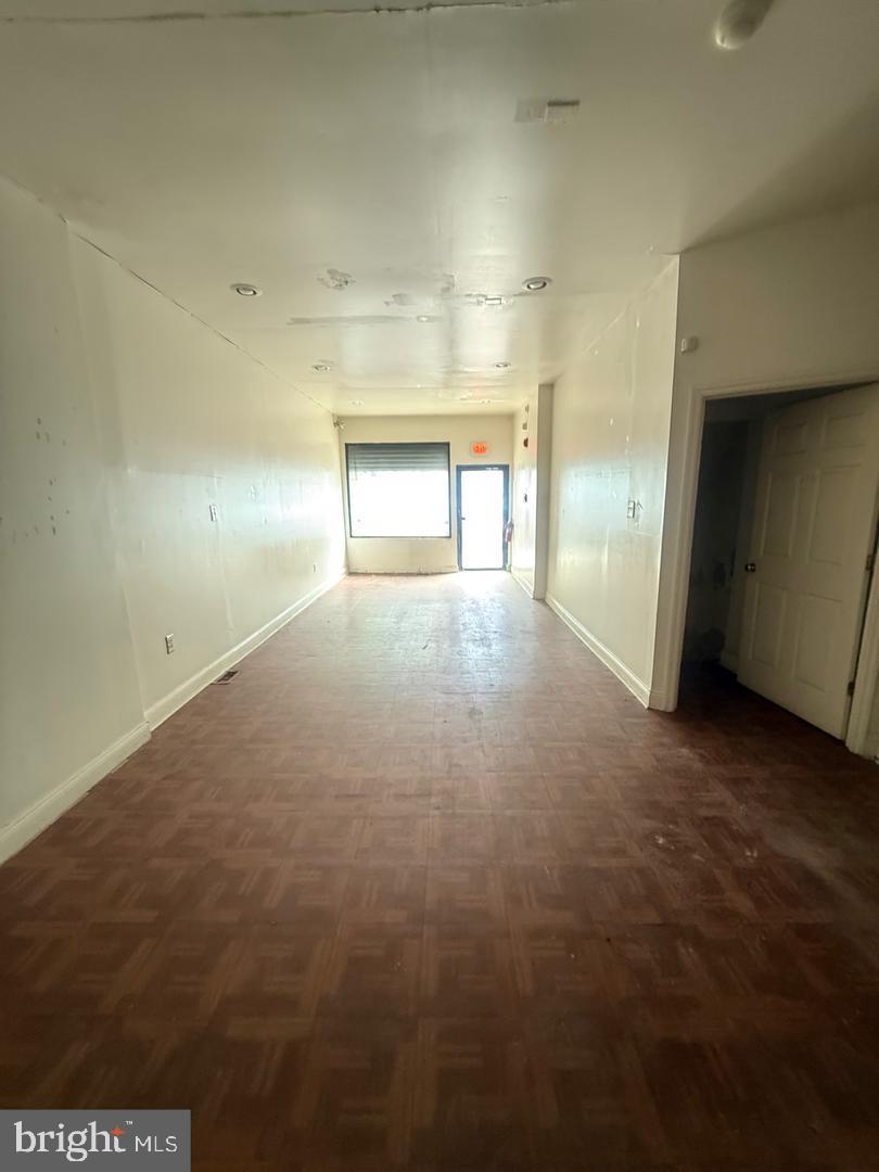 207 S 60th St Property Photo 12