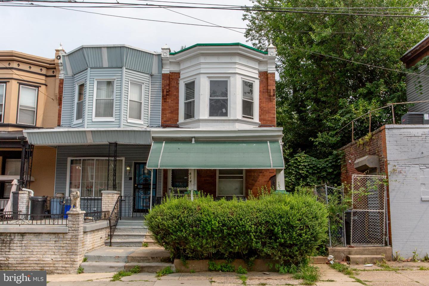 814 E Woodlawn St Property Photo 1