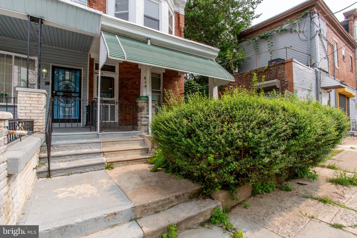 814 E Woodlawn St Property Photo 4