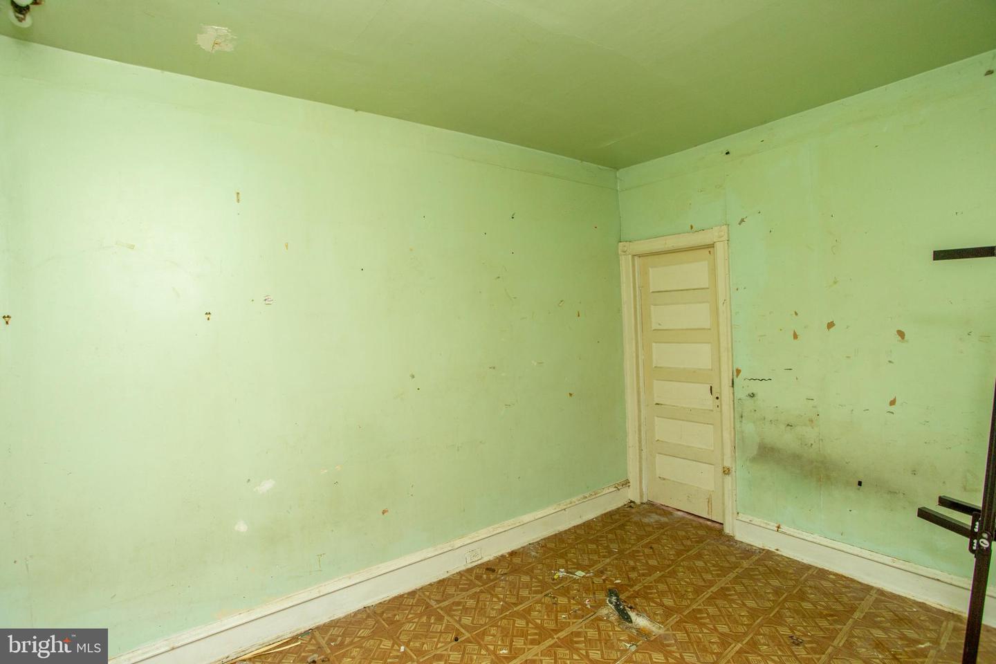 814 E Woodlawn St Property Photo 42