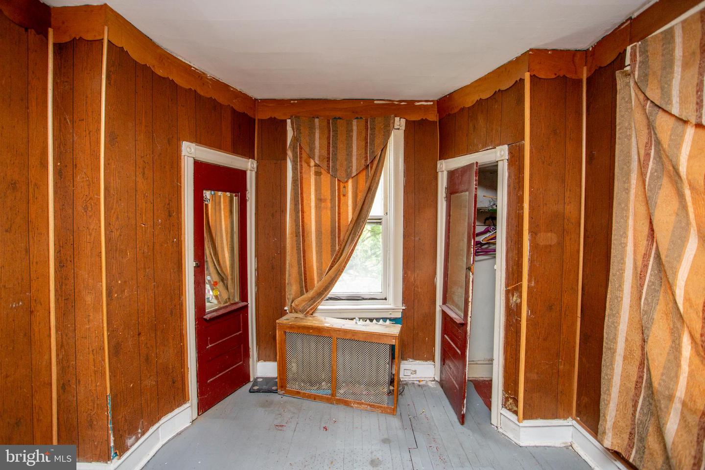 814 E Woodlawn St Property Photo 51
