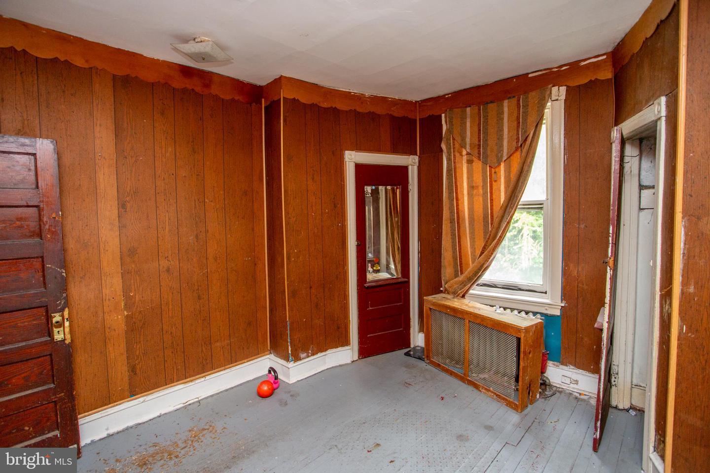 814 E Woodlawn St Property Photo 52
