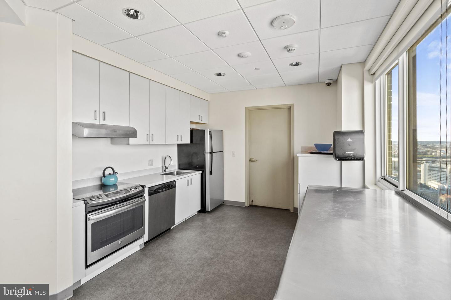 1901 John F Kennedy Blvd #1903 Property Photo 47
