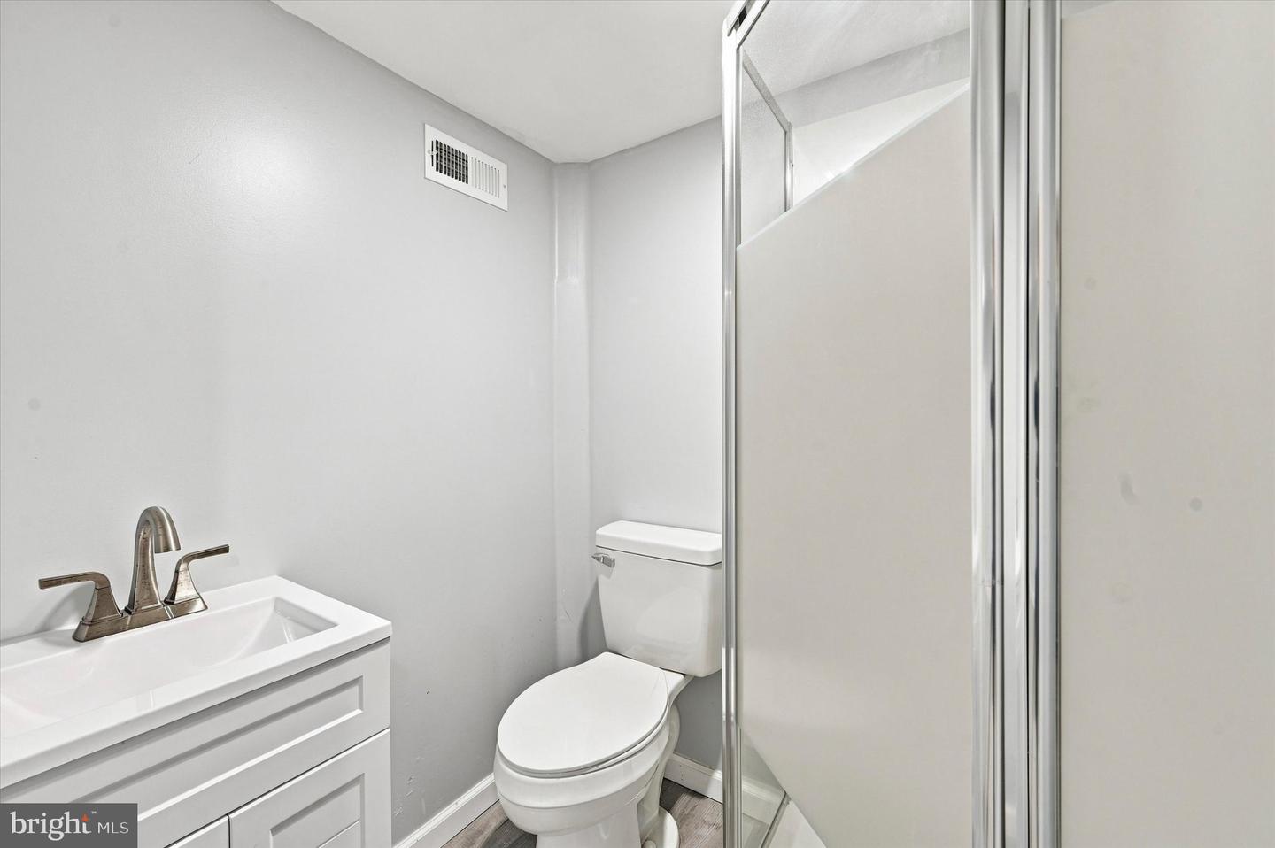5726 W Jefferson St Property Photo 33