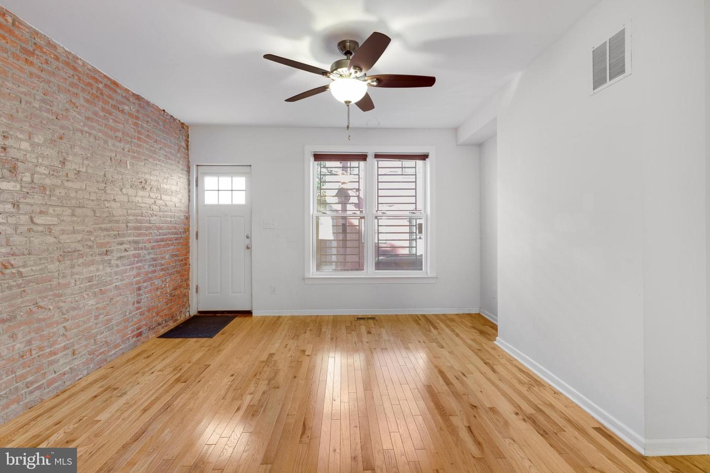 1517 S Lecount St Property Photo 5