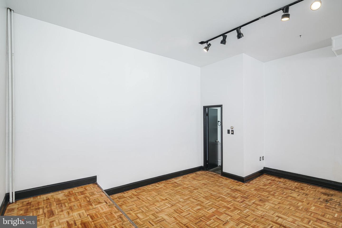 1024 Pine St Property Photo 4