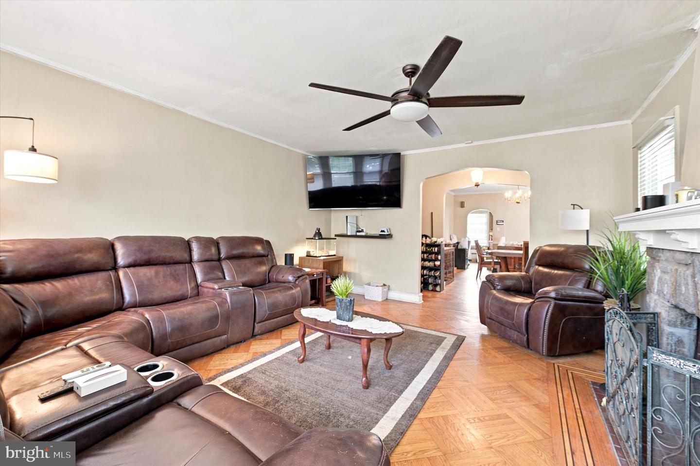 828 Knorr St Property Photo 8