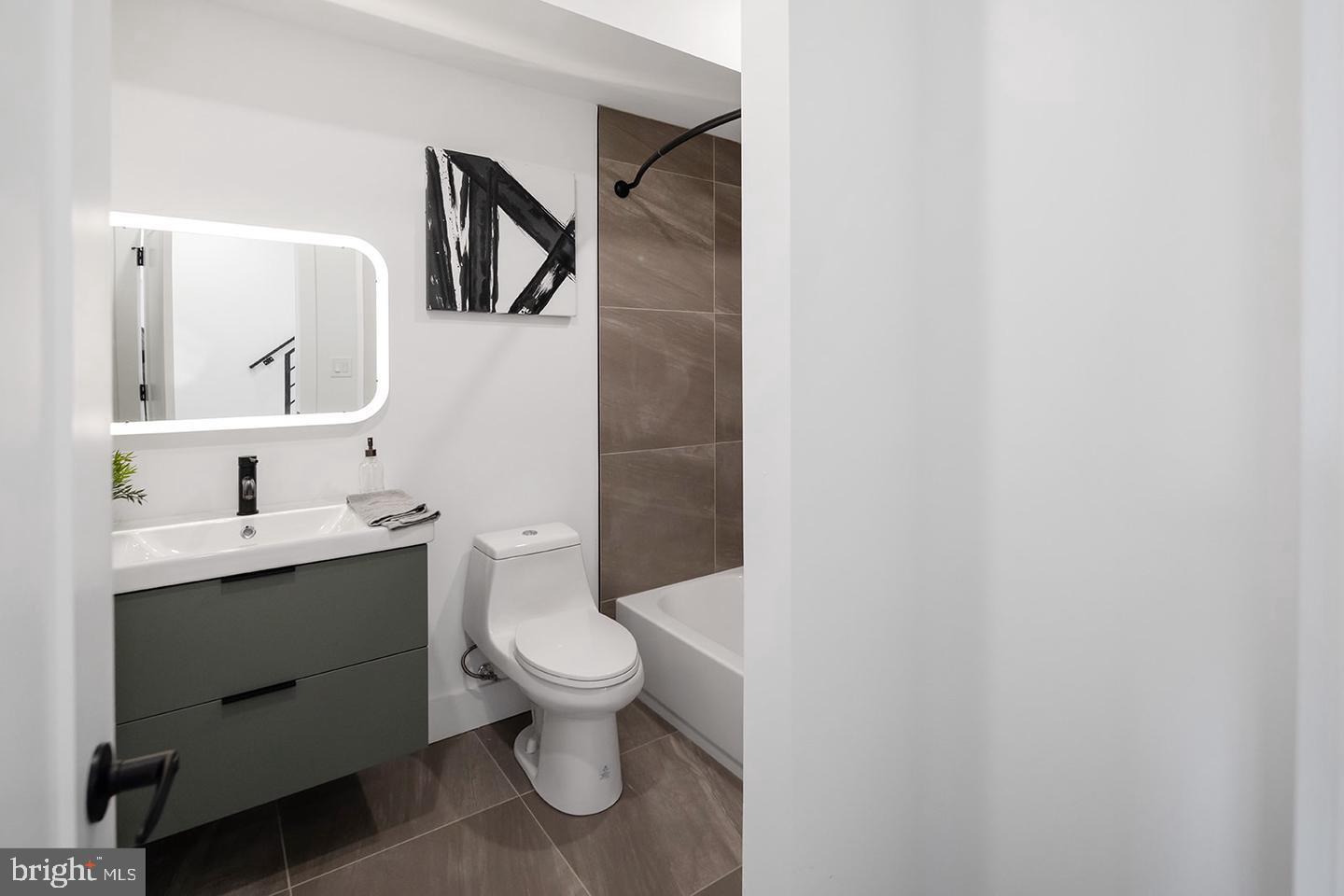 3108 Clifford St #a Property Photo 6