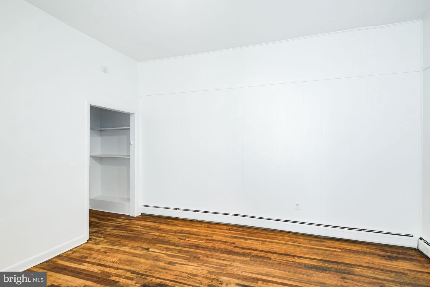 1024 Pine St Property Photo 9