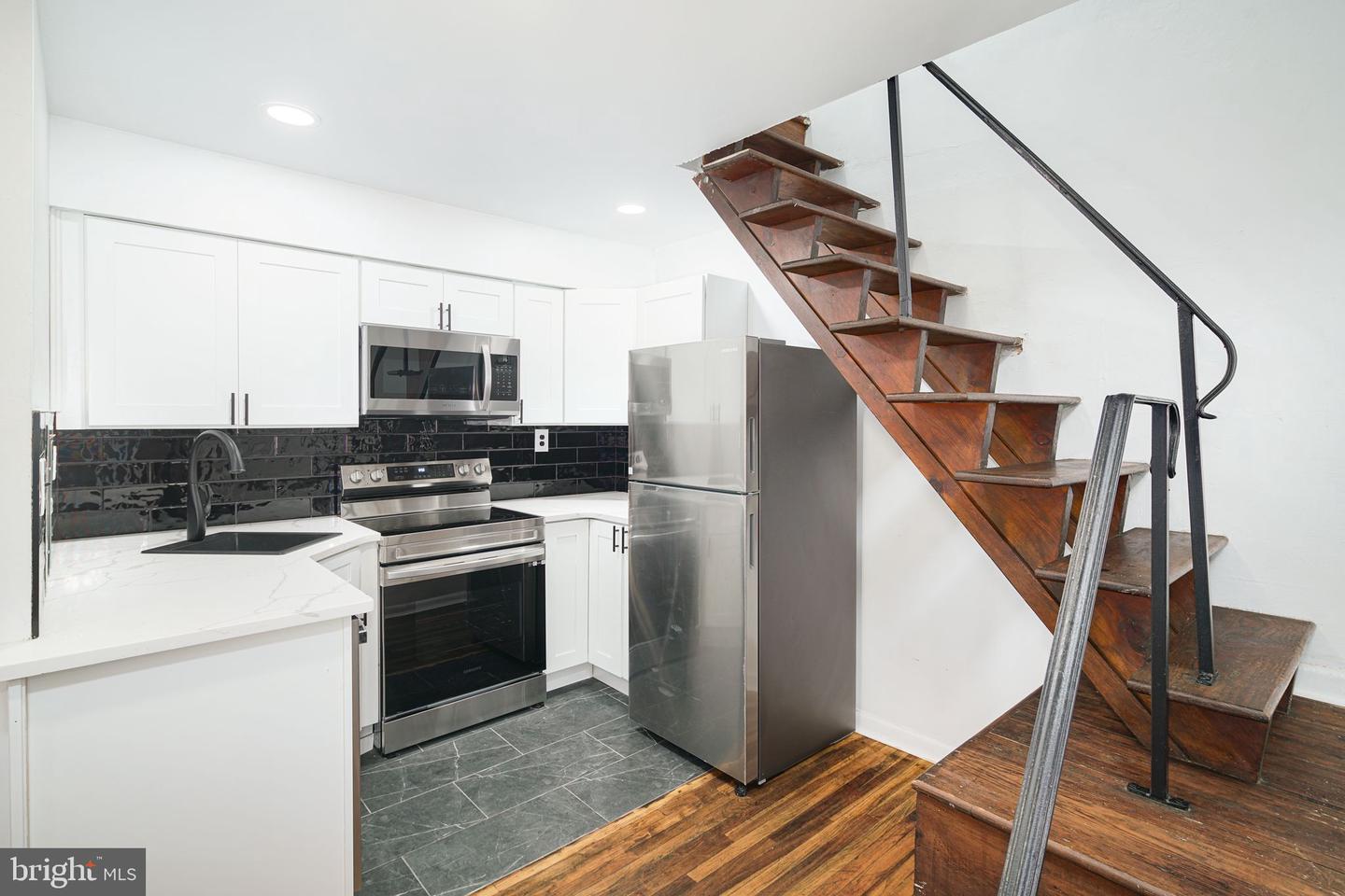 1024 Pine St Property Photo 17