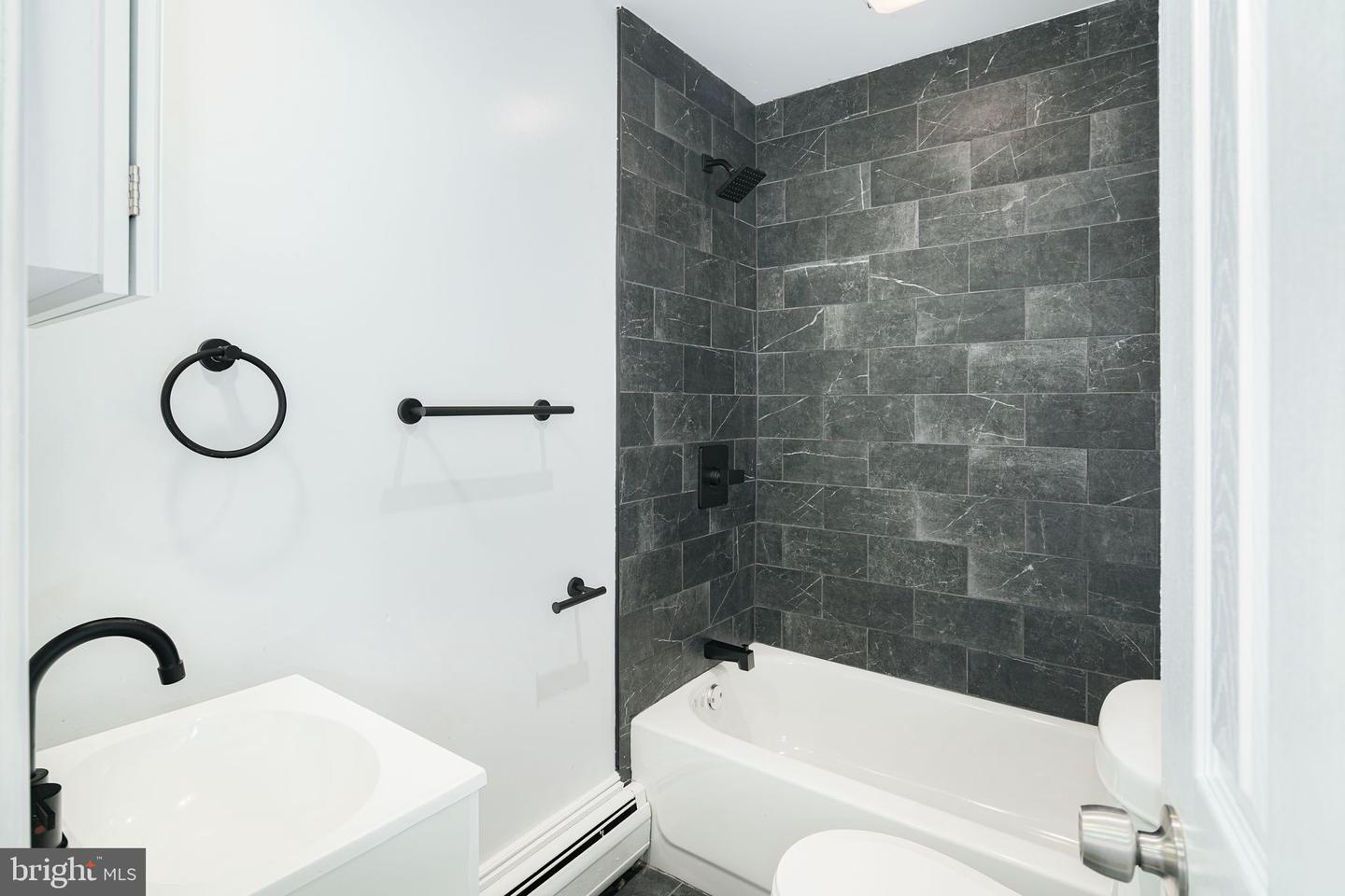 1024 Pine St Property Photo 18