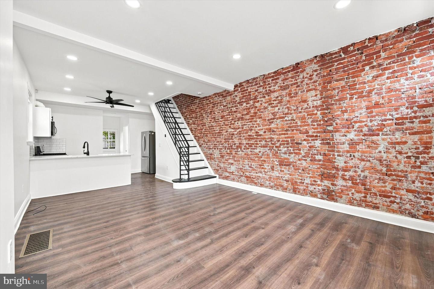 1771 N Dover St Property Photo 1