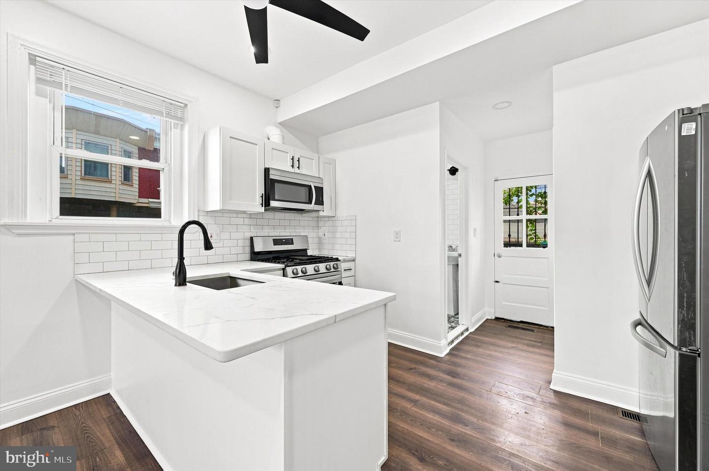 1771 N Dover St Property Photo 5