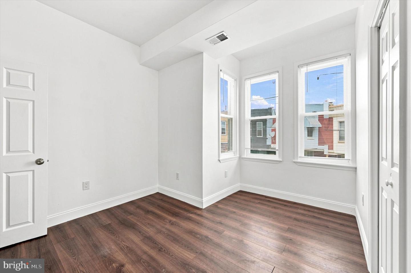 1771 N Dover St Property Photo 11