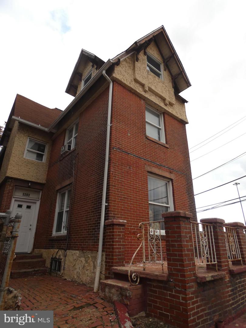 3203 Winter St Property Photo 1