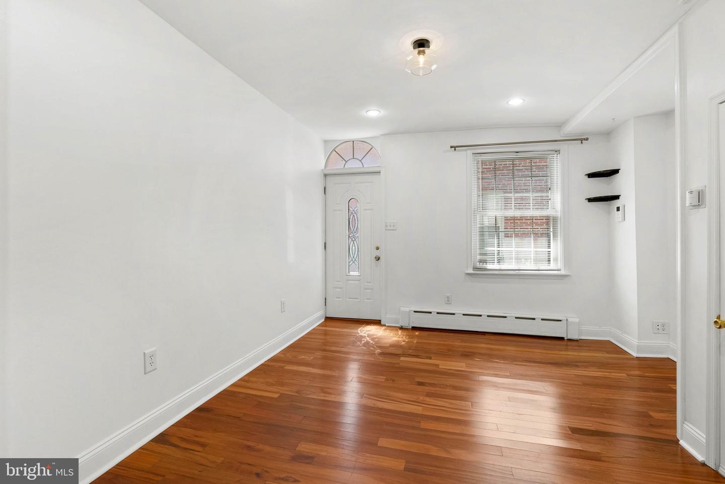 525-r Fitzwater St #3 Property Photo 6