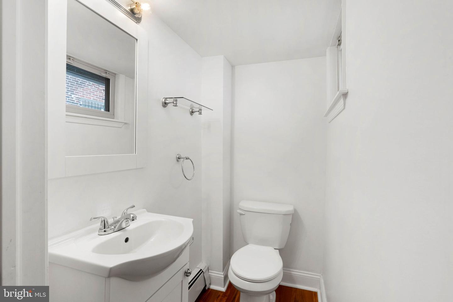 525-r Fitzwater St #3 Property Photo 8