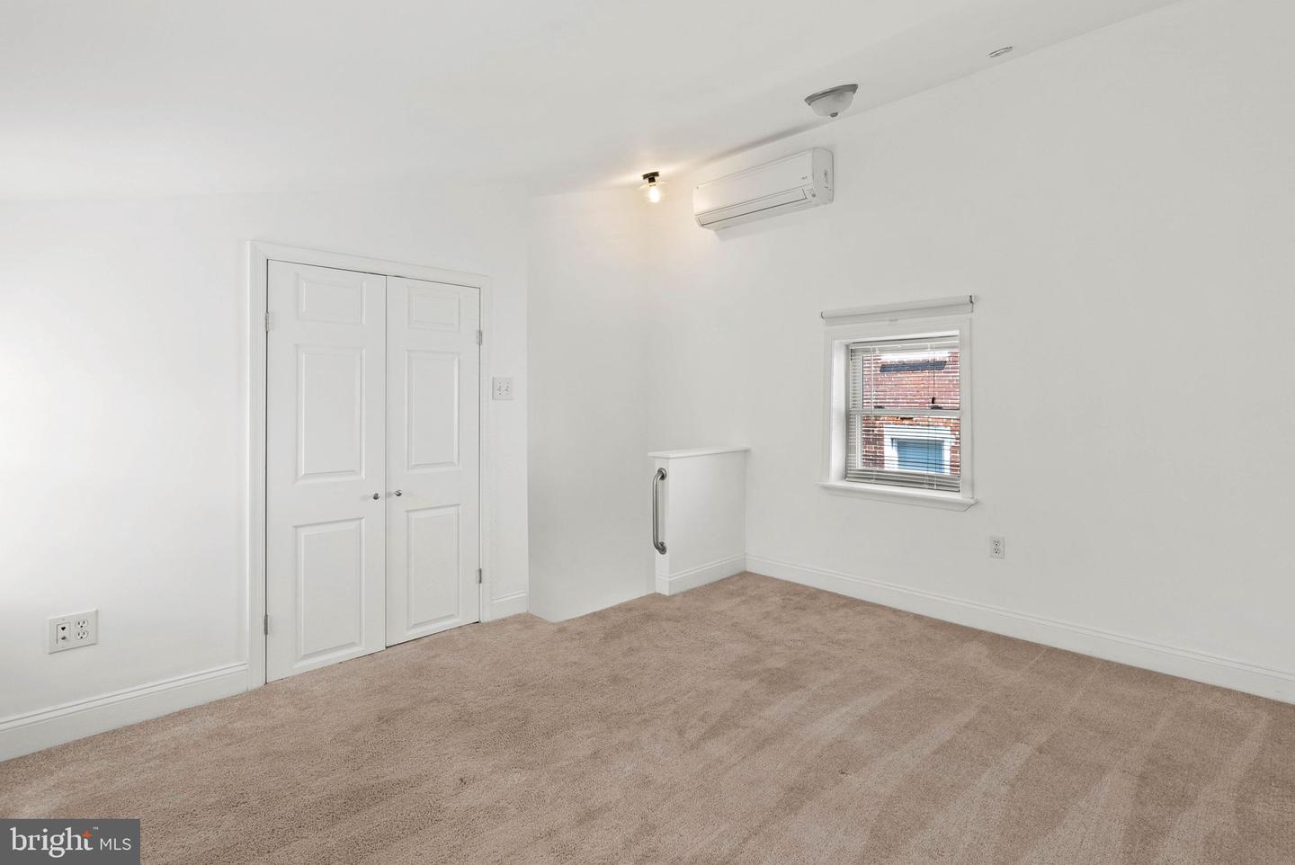 525-r Fitzwater St #3 Property Photo 13