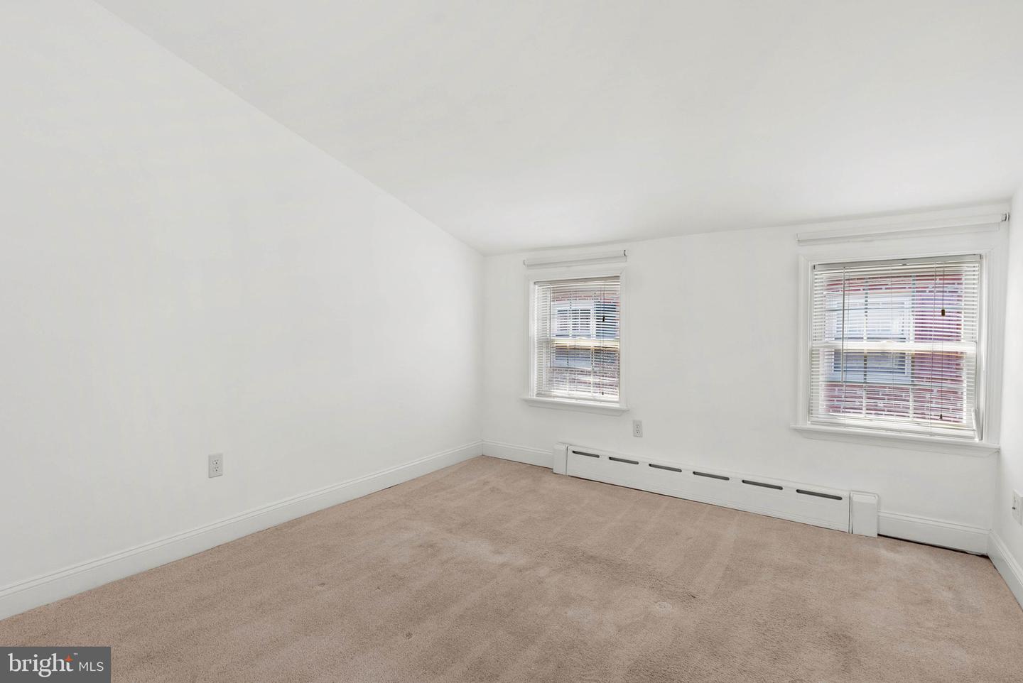 525-r Fitzwater St #3 Property Photo 15